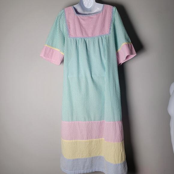 Seersucker House Dress Pastel Striped Lounge Caftan PM Petite Medium National - Picture 2 of 5